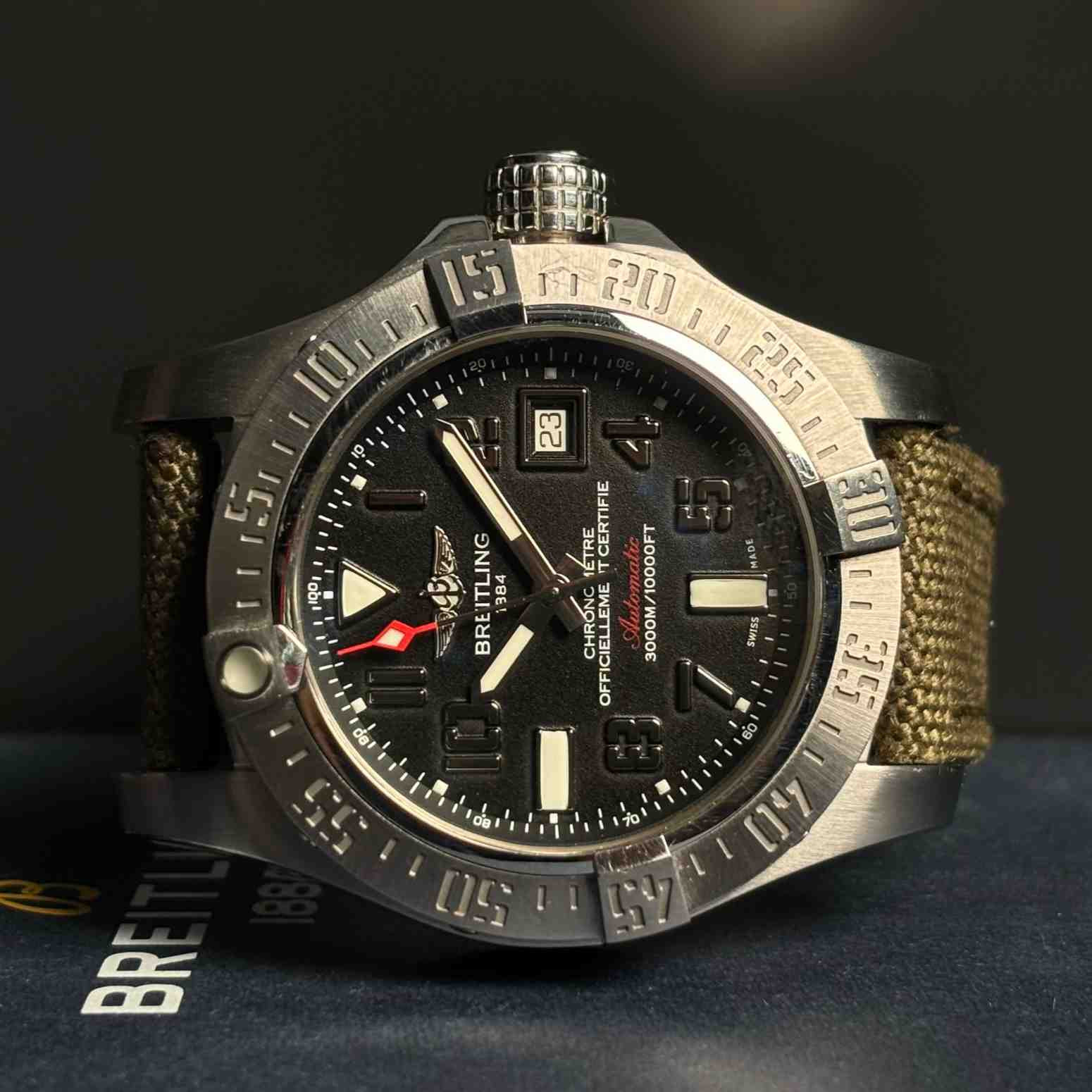 ساعت مردانه برایتلینگ 45 میلیمتری Breitling Avenger