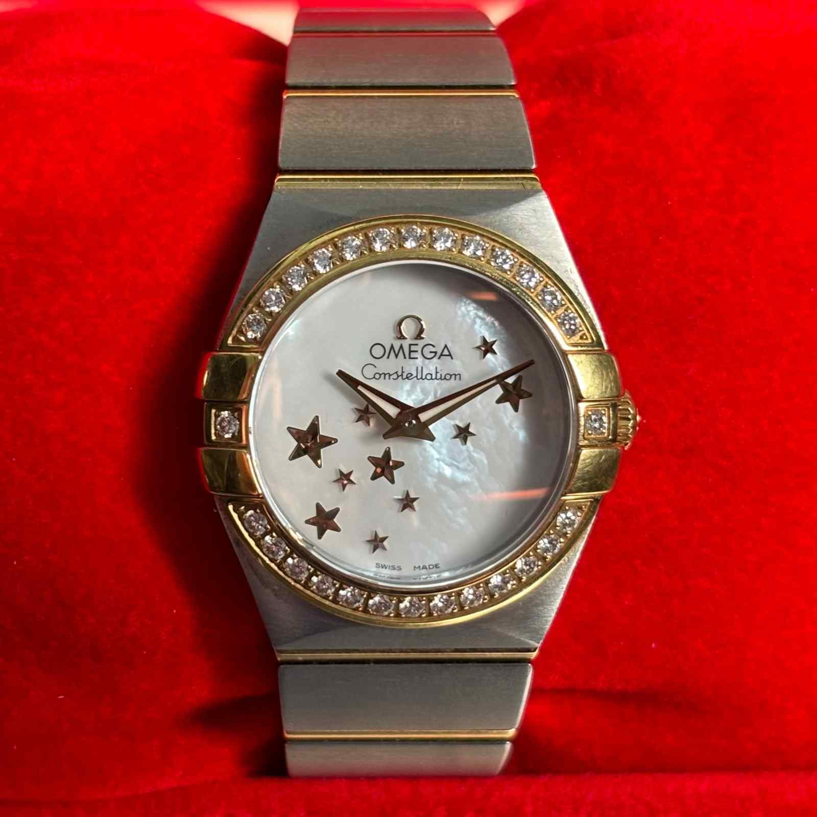 ساعت زنانه امگا 24میلیمتری صفحه صدف زه  برلیان Omega Constellation  New Face