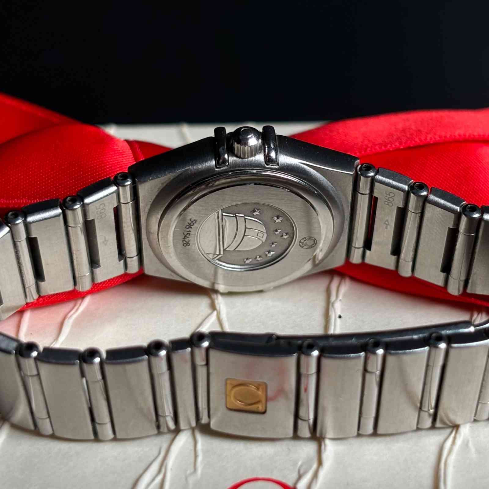 ساعت زنانه امگا 22.5 میلیمتری تمام استیل Omega Constellation