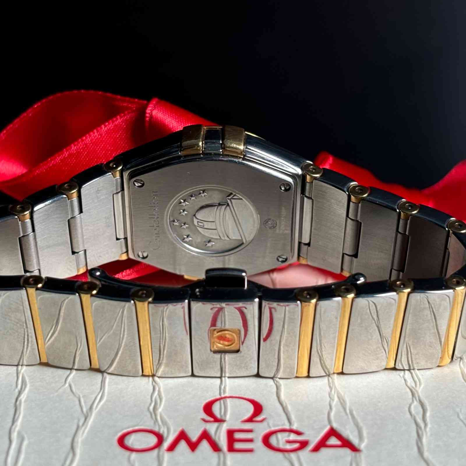 ساعت زنانه امگا 27 میلیمتری تمام میخ طلا  Omega Constellation