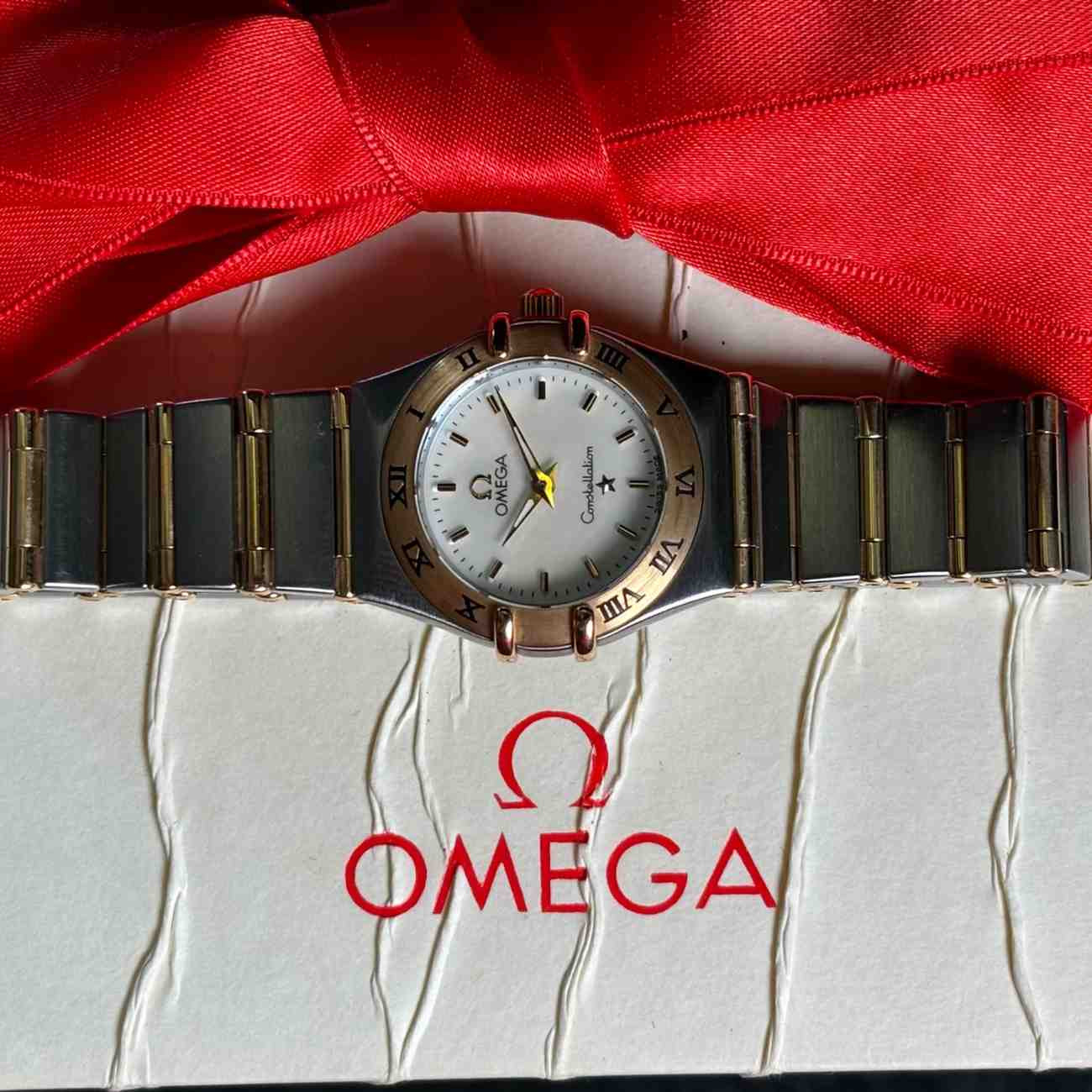 ساعت زنانه امگا 22.5 میلیمتری تمام میخ طلا Omega Constellation