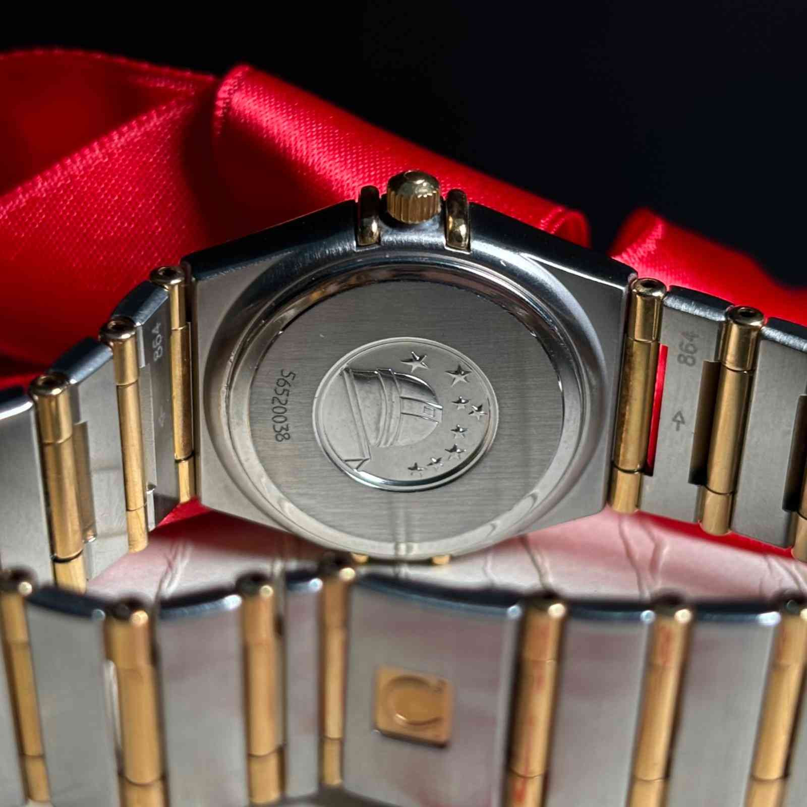 ساعت زنانه امگا 25.5 میلیمتری تمام میخ طلا  Omega Constellation