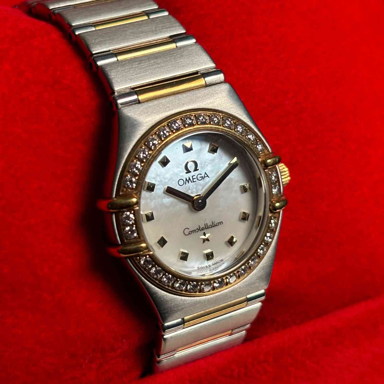 ساعت زنانه امگا 22.5 میلیمتری وسط میخ طلا صفحه صدف زه برلیان Omega Constellation