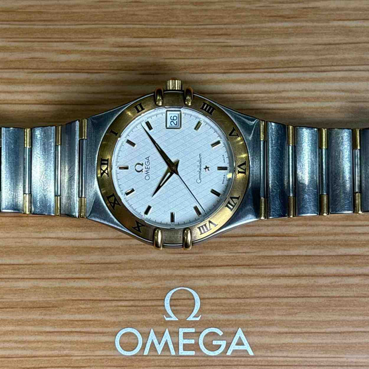 ساعت مردانه امگا 33.5 میلیمتری سر میخ طلا  Omega Constellation
