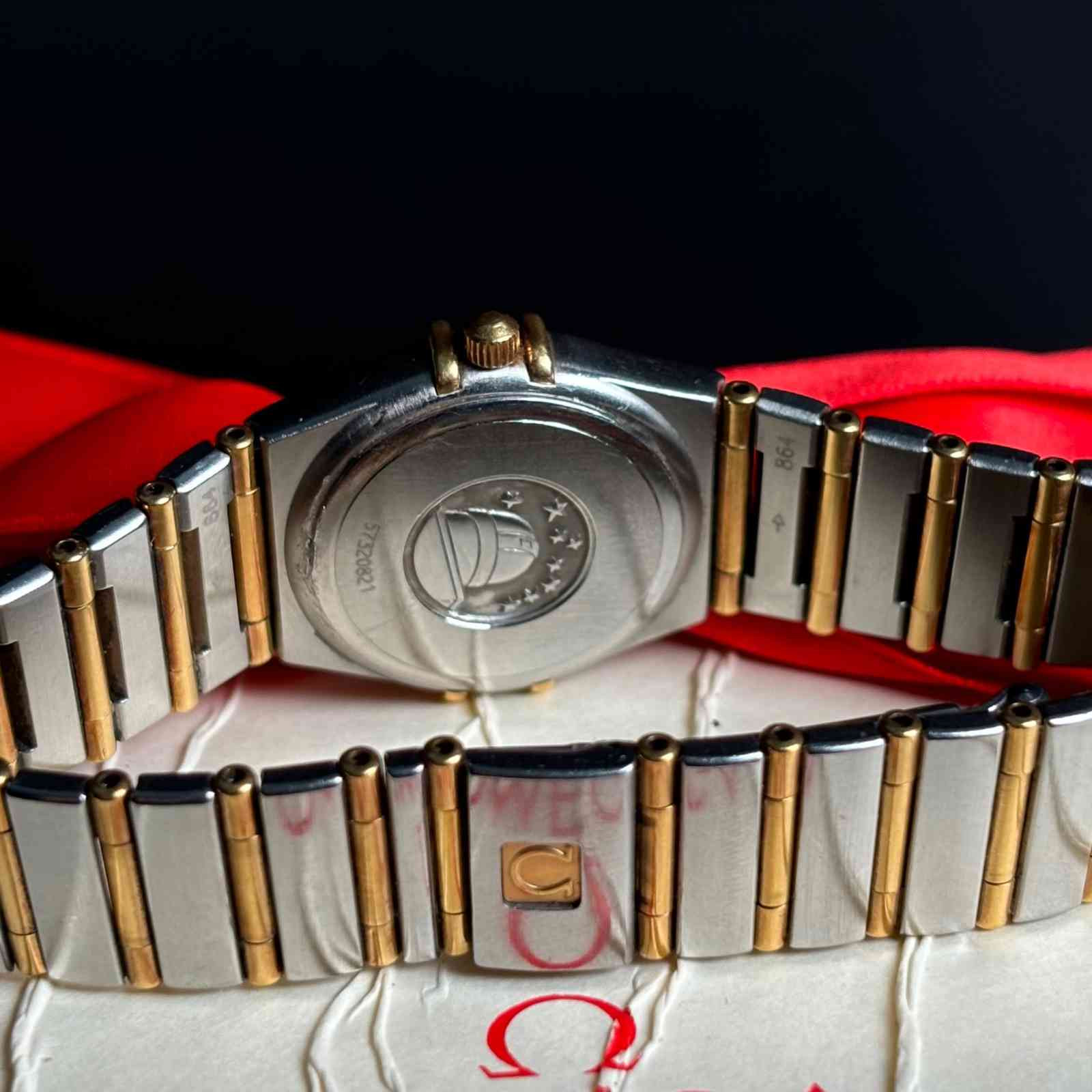 ساعت زنانه امگا  26 میلیمتری تمام میخ طلا  Omega Constellation
