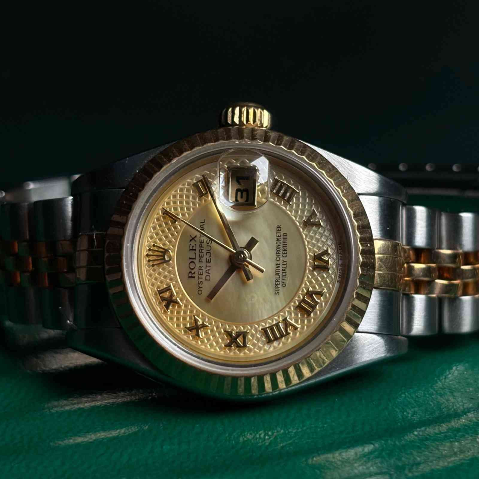 ساعت زنانه رولکس 26 میلیمتری   ROLEX OYSTER PERPETUAL DATEJUST